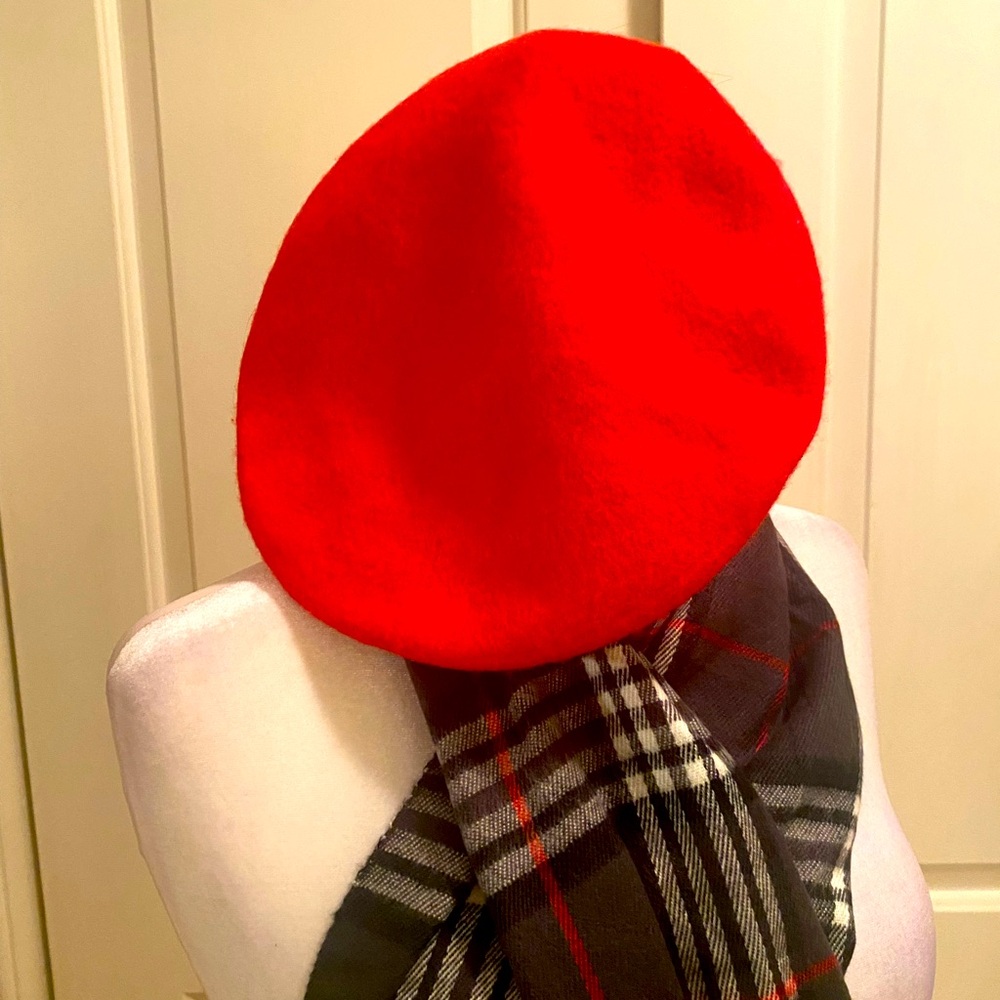 Anthropologie Red Beret Hat ❤️❤️❤️